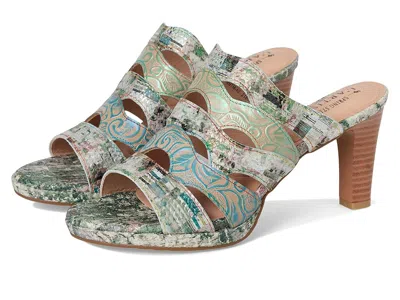 L'artiste By Spring Step Aurielle In Green