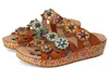 L'artiste By Spring Step Cuddlecake In Brown