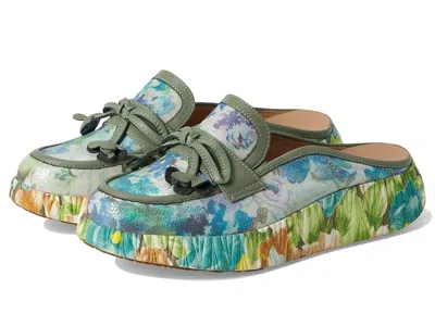 L'artiste By Spring Step Cuddles In Green