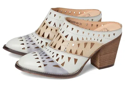 L'artiste By Spring Step Fantasee In White