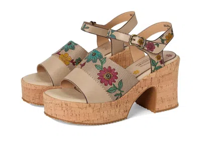 L'artiste By Spring Step Halena In White