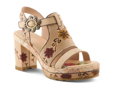 L'artiste Jaw Drop Platform Sandal