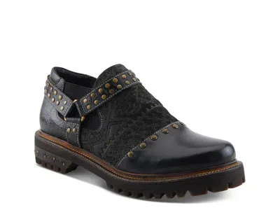 L'artiste Noriella Slipon In Multi