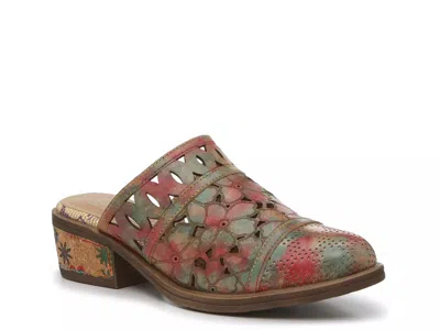 L'artiste Rosalinda Mule In Multi