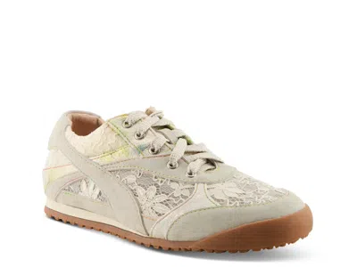 L'artiste Wave Hello Sneaker In White