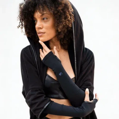 Las Loungewear Com-pressi-on Me World Wrap In Black