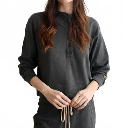 LAS SURENAS CHEETAH EMBROIDERED LONG SLEEVE T-SHIRT IN GREY