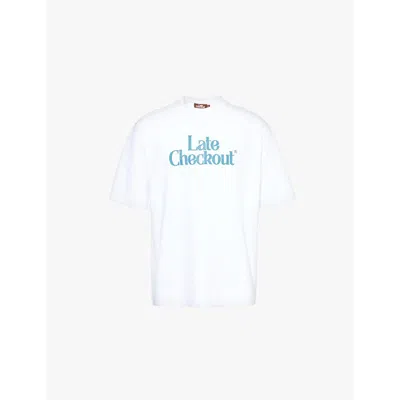 Late Checkout Mens White Logo-print Relaxed-fit Cotton-jersey T-shirt