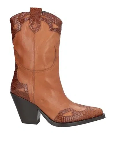 Laura Bellariva Woman Ankle Boots Tan Size 8 Calfskin, Leather In Brown
