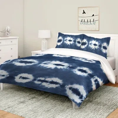 Laural Home Kanoko Indigo Comforter In Blue;white