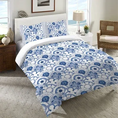 Laural Home Medallion Scallops Microfiber Duvet Cover In Blue;white