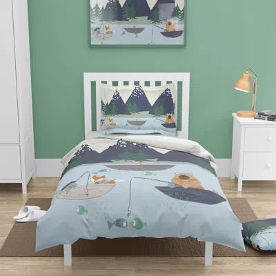 Laural Home Outdoor Critters Fishing Outdoor Critters Fishing Comforter In Blue
