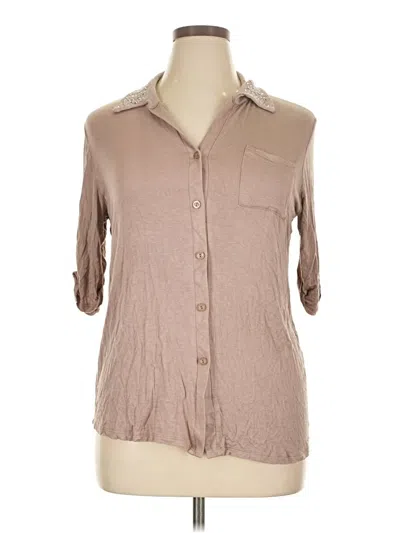 Pre-owned Lavish 3/4 Sleeve Blouse In Tan