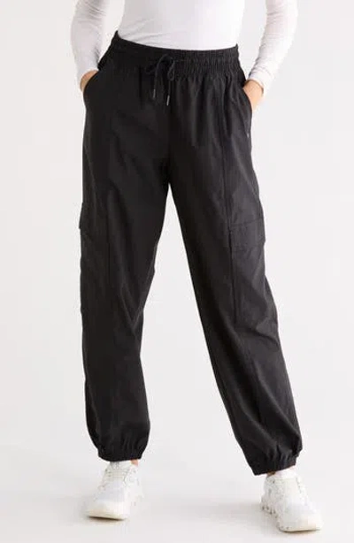 Layer 8 Explore Woven Pants In Ricblk