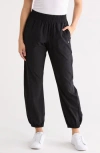 Layer 8 Mid Trail Pants In Ricblk