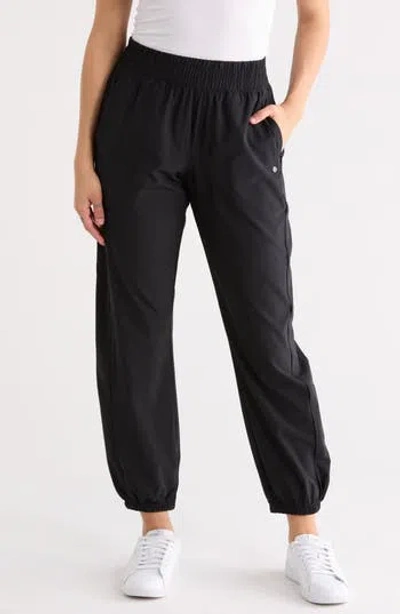 Layer 8 Mid Trail Pants In Ricblk