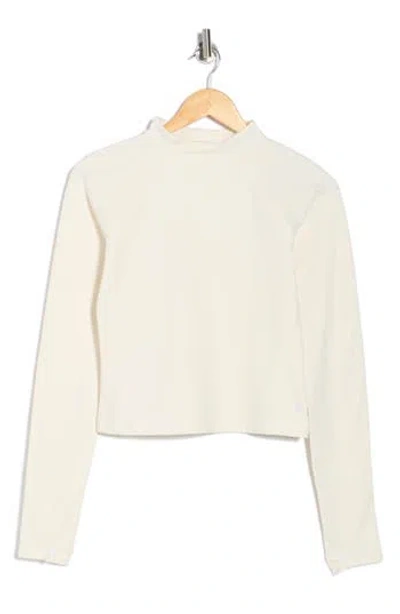 Layer 8 Power Heat Base Layer Long Sleeve Crop Pullover In White