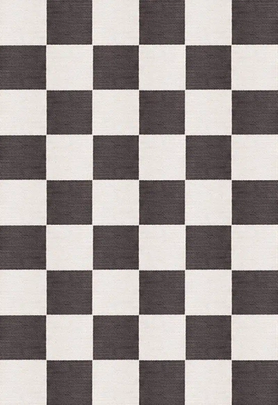 .layered Chess Black And White 6'7" X 9'10"