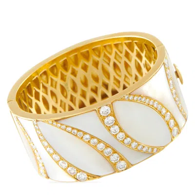 Lb Exclusive 18k Yellow Gold 5.78ct Diamond And Mother Of Pearl Bracelet Mf04-061826 In Silver