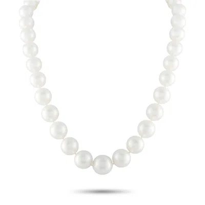 Lb Exclusive Pearl Necklace Mf12-022326 In Metallic