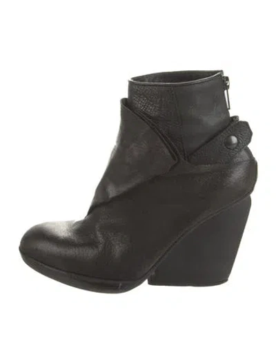 Pre-owned Ld Tuttle Leather Boots In Black