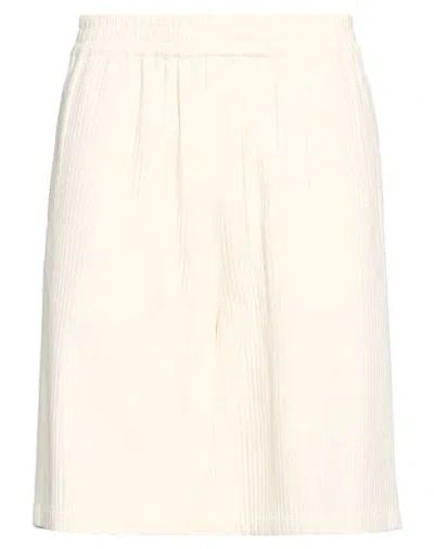 Le 17 Septembre Man Shorts & Bermuda Shorts Cream Size 32 Cotton In Neutral