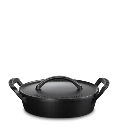 Le Creuset Cast Iron Bbq Shallow Casserole Dish In Black