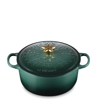 Le Creuset Cast Iron Christmas Round Casserole In Green