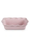 Le Creuset Heritage Stoneware 9-inch Fluted Loaf Pan In Chiffon Pink