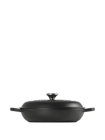 Le Creuset 엠보스드 로고 리드 캐서롤 접시 In Black