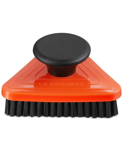 LE CREUSET NYLON TRIANGLE-SHAPE GRILL PAN BRUSH, FLAME