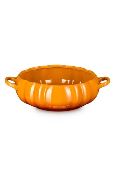 Le Creuset Pumpkin Stoneware Serving Bowl In Persimmon
