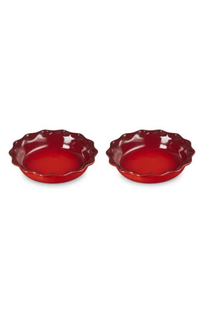 Le Creuset Set Of 2 9-inch Heritage Stoneware Pie Dishes In Red