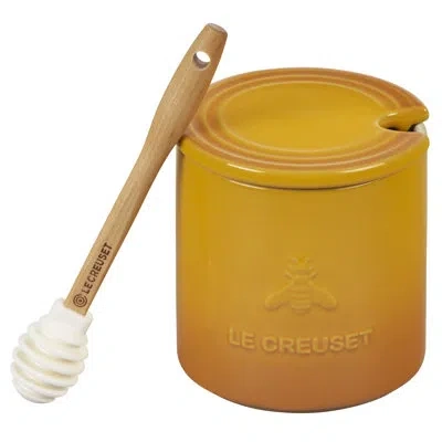 Le Creuset Signature 14 Oz. Honey Pot With Silicone Honey Dipper In Nectar