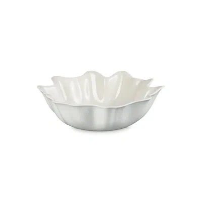 Le Creuset Stoneware Iris Serving Bowl 15 In. - Shell Pink In Cream