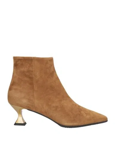 Le Gazzelle Woman Ankle Boots Camel Size 11 Leather