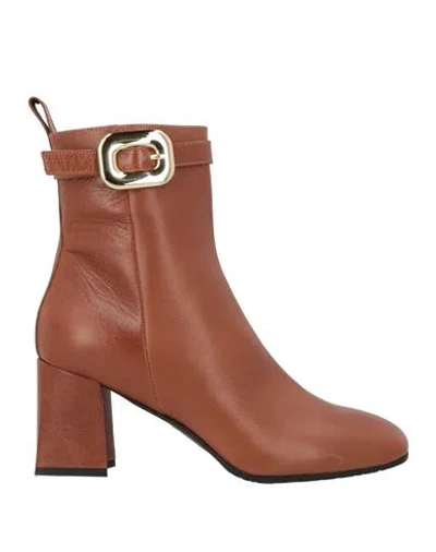 Le Gazzelle Woman Ankle Boots Tan Size 10 Leather In Brown