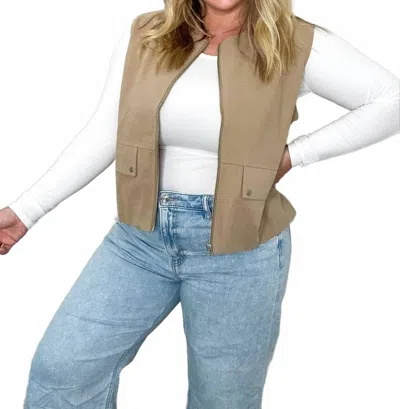 Le Lis Canyon Oversized Cargo Zip Up Vest In Khaki In Green