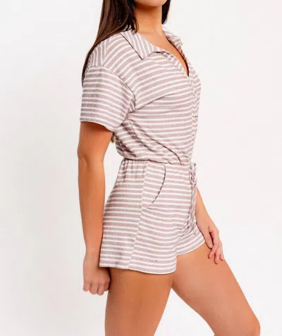 Le Lis Collared Short Sleeve Romper In Mauve In Pink