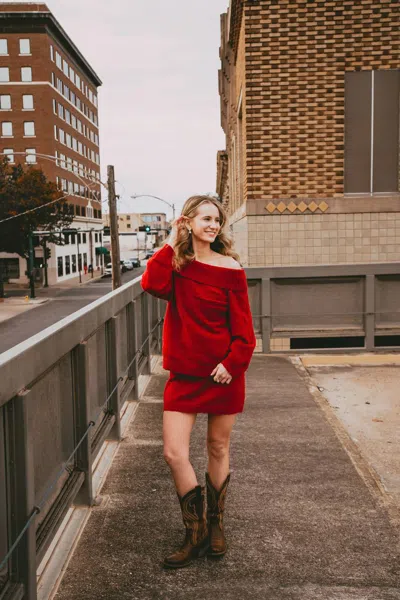Le Lis Foldover Set In Red