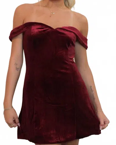 Le Lis Holly Off The Shoulder Velvet Dress In Burgundy