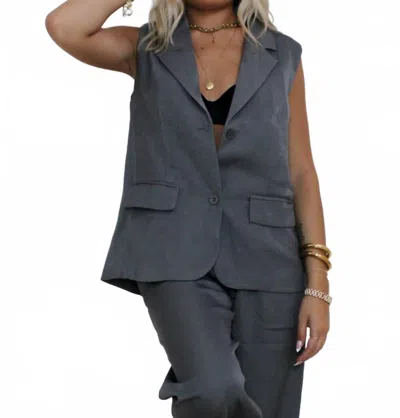 Le Lis Lexi Oversized Sleeveless Vest In Grey In Gray