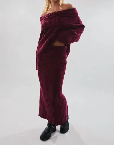 Le Lis Maxi Sweater Skirt In Burgundy In Red