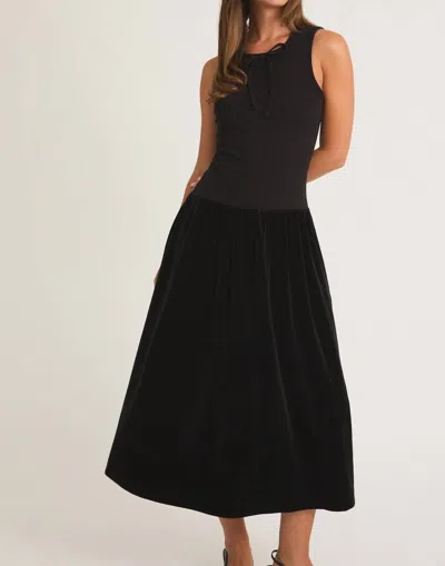 Le Lis Night Moves Ribbed Midi Dress In Black