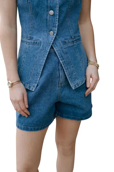 Le Lis Pleated Shorts In Denim In Multi
