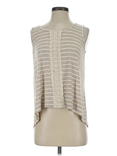 Pre-owned Le Lis Sleeveless T-shirt In White