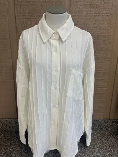 Le Lis Textured Collared Top In White