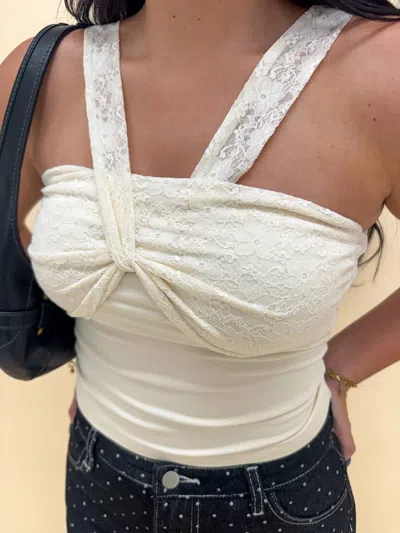 Le Lis The Julia Lace Twist Top In Ivory In White