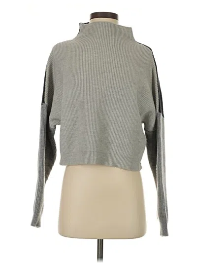 Le Lis Turtleneck Sweater In Gray