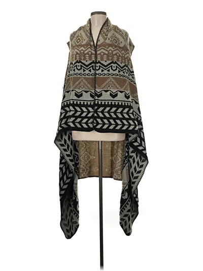 Pre-owned Le Moda Poncho In Gray